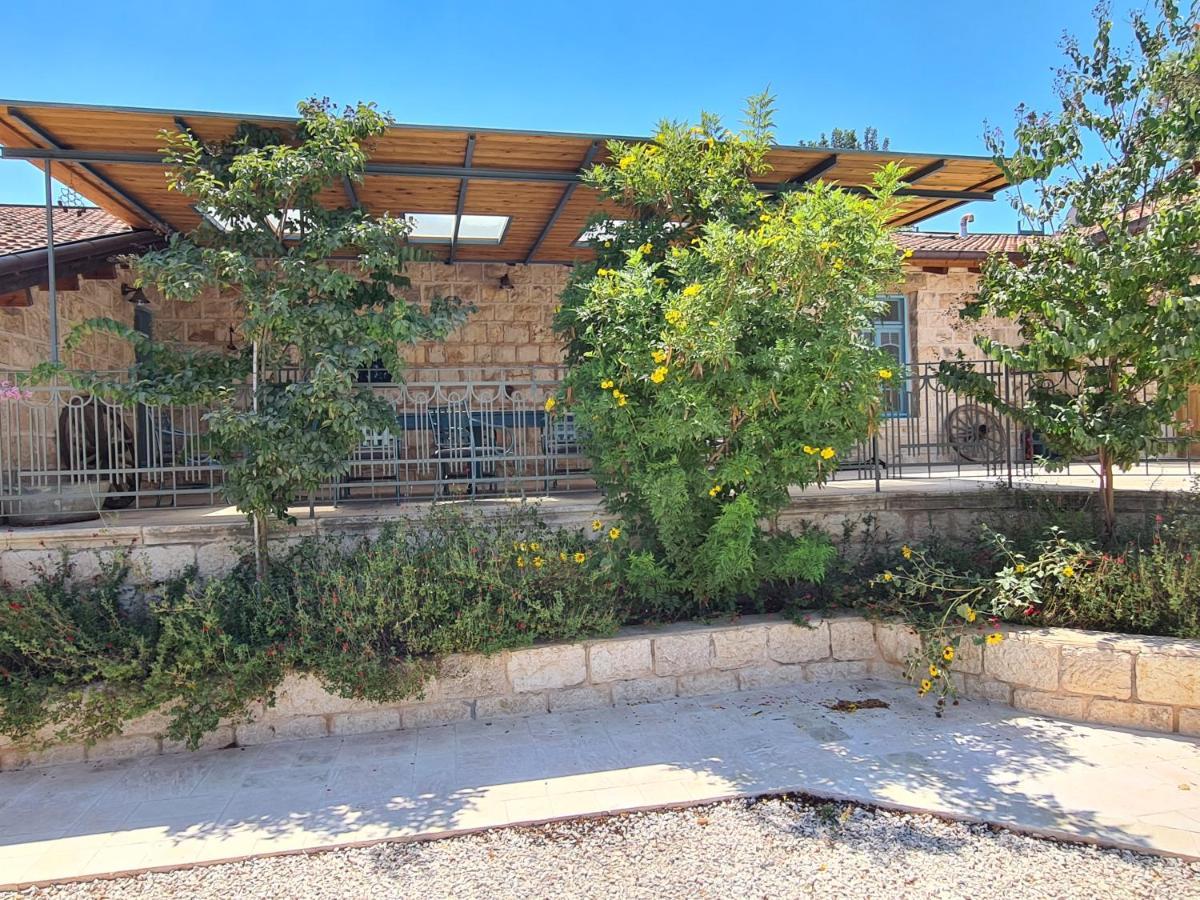 צימר חצר שמואלי - יחידת אירוח זוגית במושב אילניה ภายนอก รูปภาพ